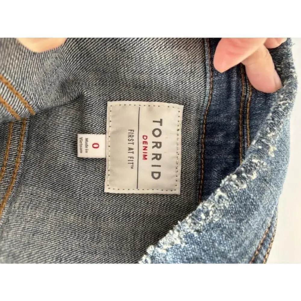 Torrid Distressed Jean Jacket Womens Size 0 Large Denim Medium Wash Button - Picture 11 of 13